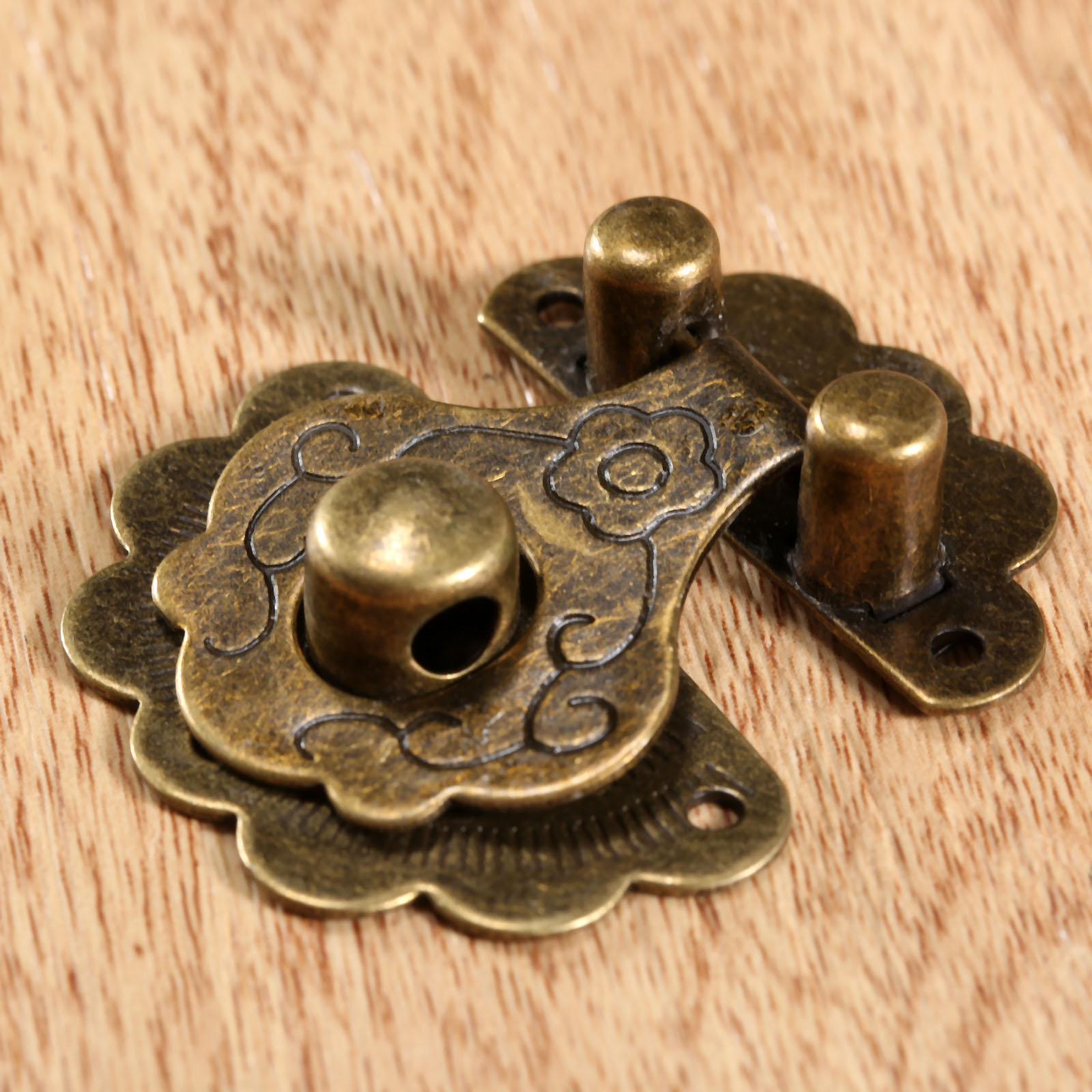 Antique Bronze Hasps Lock Deco - Antique Brass Hook 评论和价格